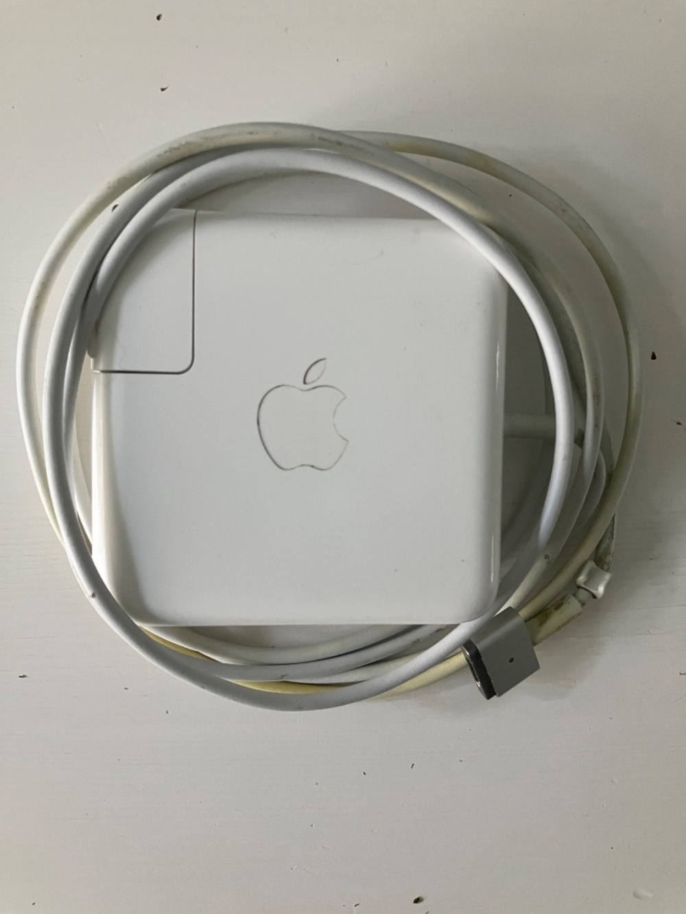 Apple MagSafe 2 60W Power Adapter model A1435 (13" MacBook Pro 2012-2015)